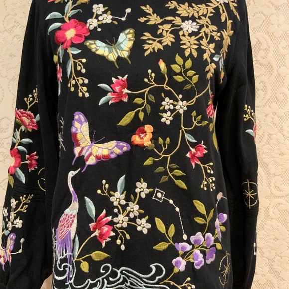 Johnny Was Osaka Side Slit Embroidered Sweatshirt Black, Size Small - Picture 3 of 7